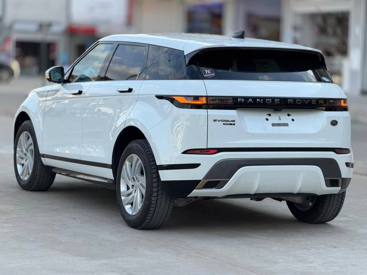 Range Rover Evoque P250s rental vehicle photo