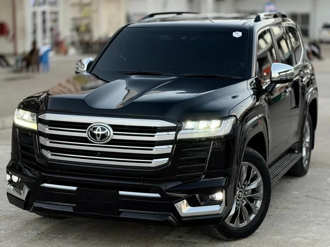 Toyota Landcruiser Lc300 rental vehicle photo