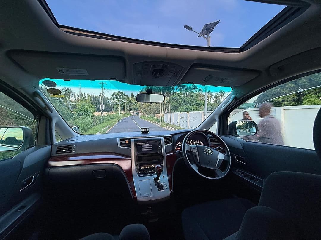 Toyota Alphard / Vellfire 2008 photo 2