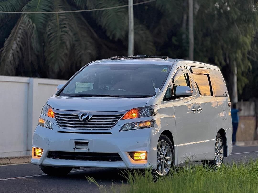 Toyota Alphard / Vellfire 2008 photo 4