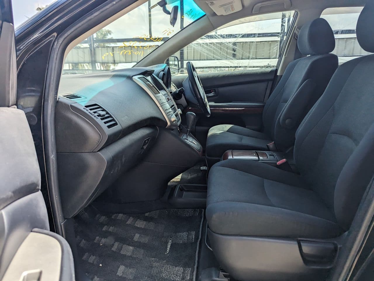 Toyota Harrier 2009 photo 4
