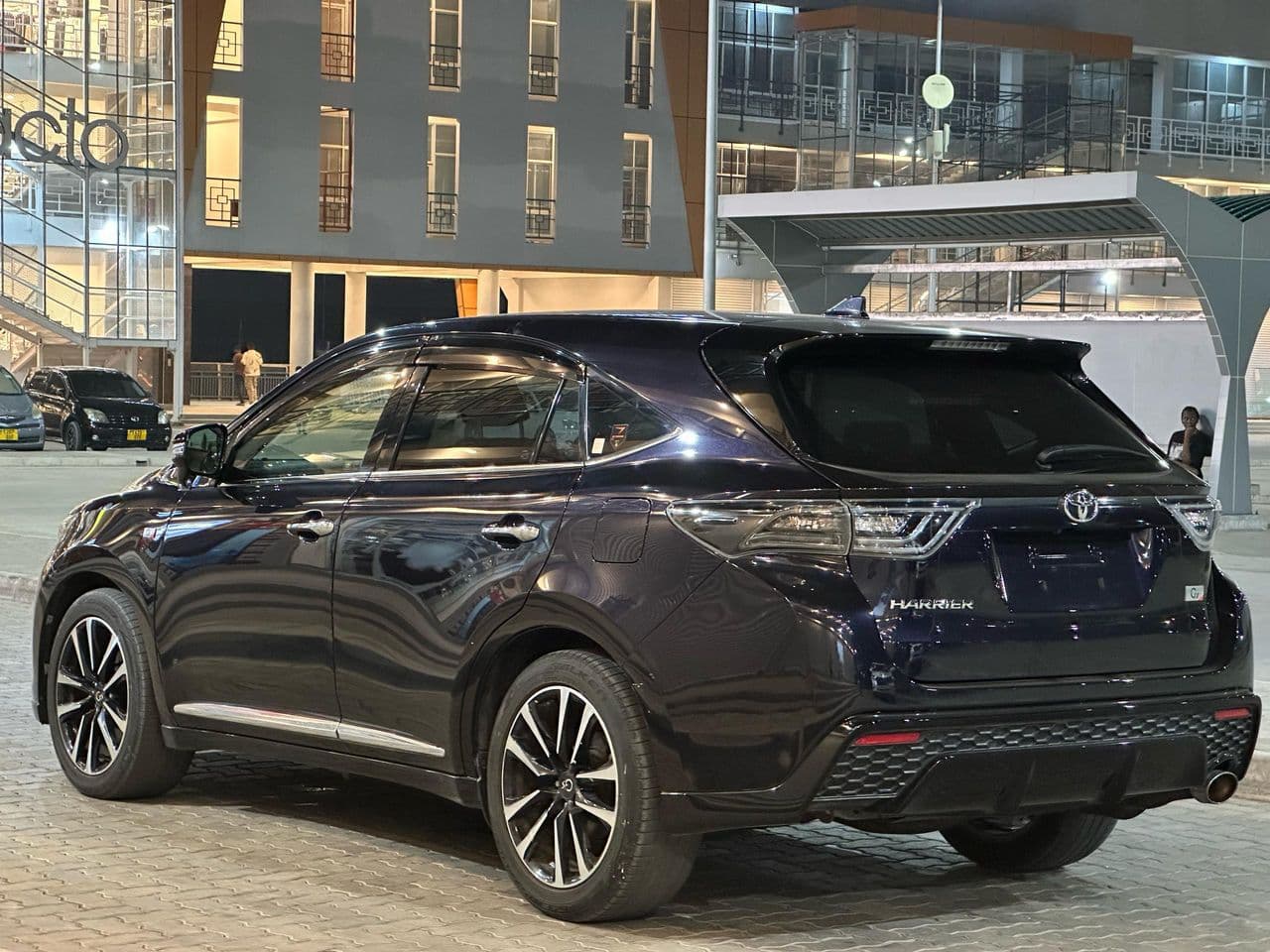 Toyota Harrier 2018 rental vehicle photo