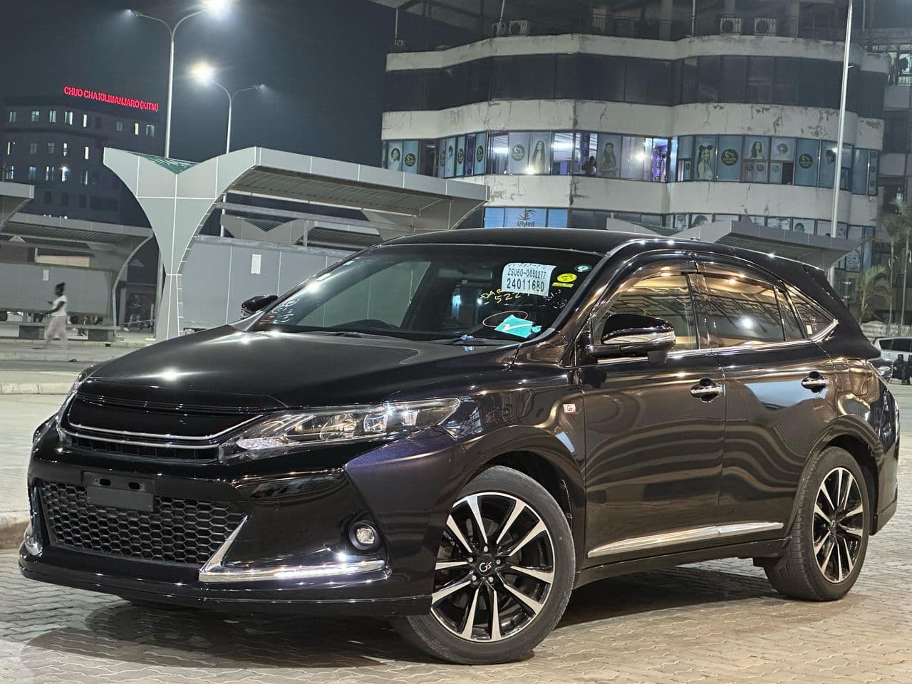Toyota Harrier 2018 rental vehicle photo