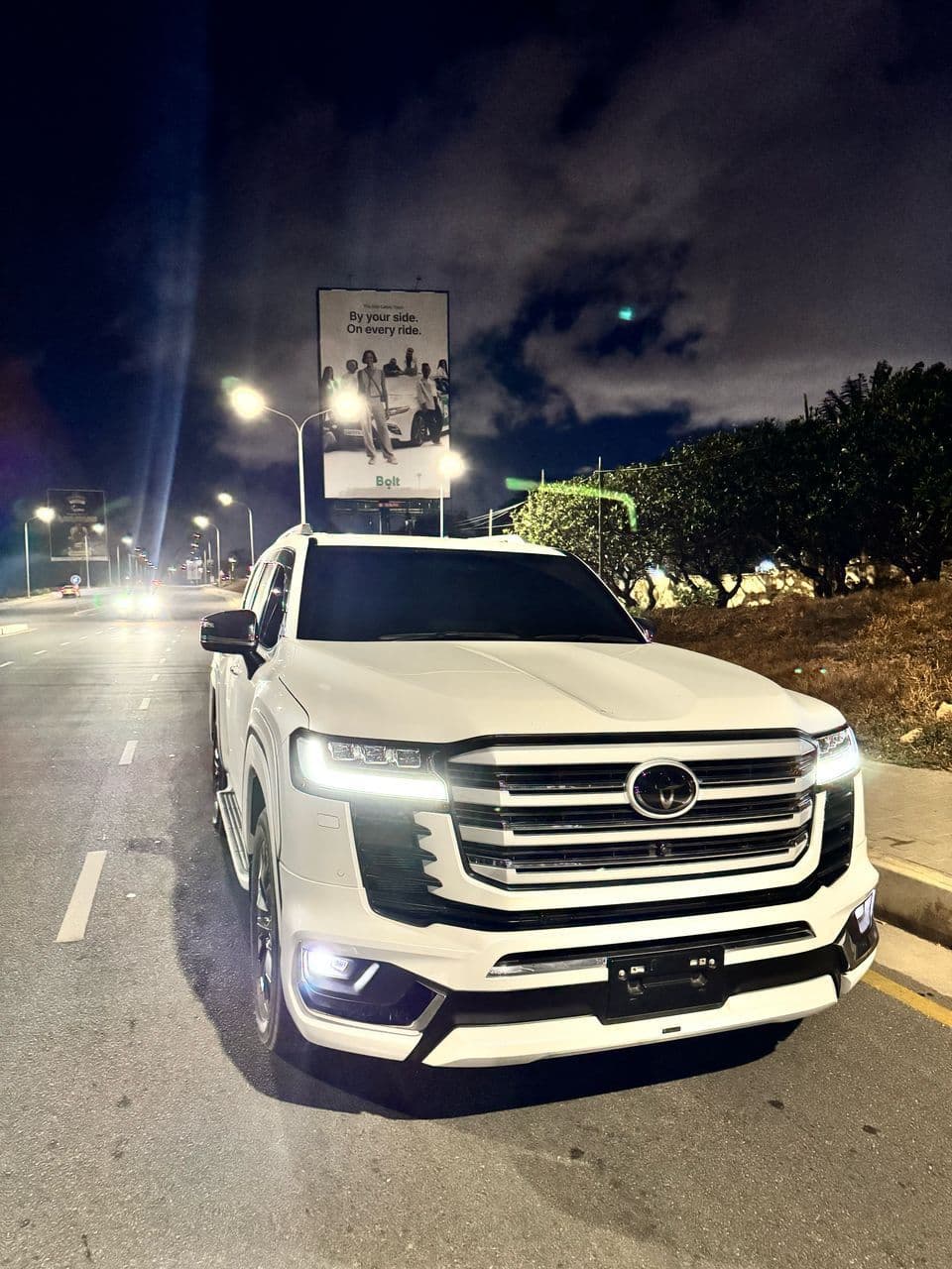 Toyota Land Cruiser LC300 2023 photo 1