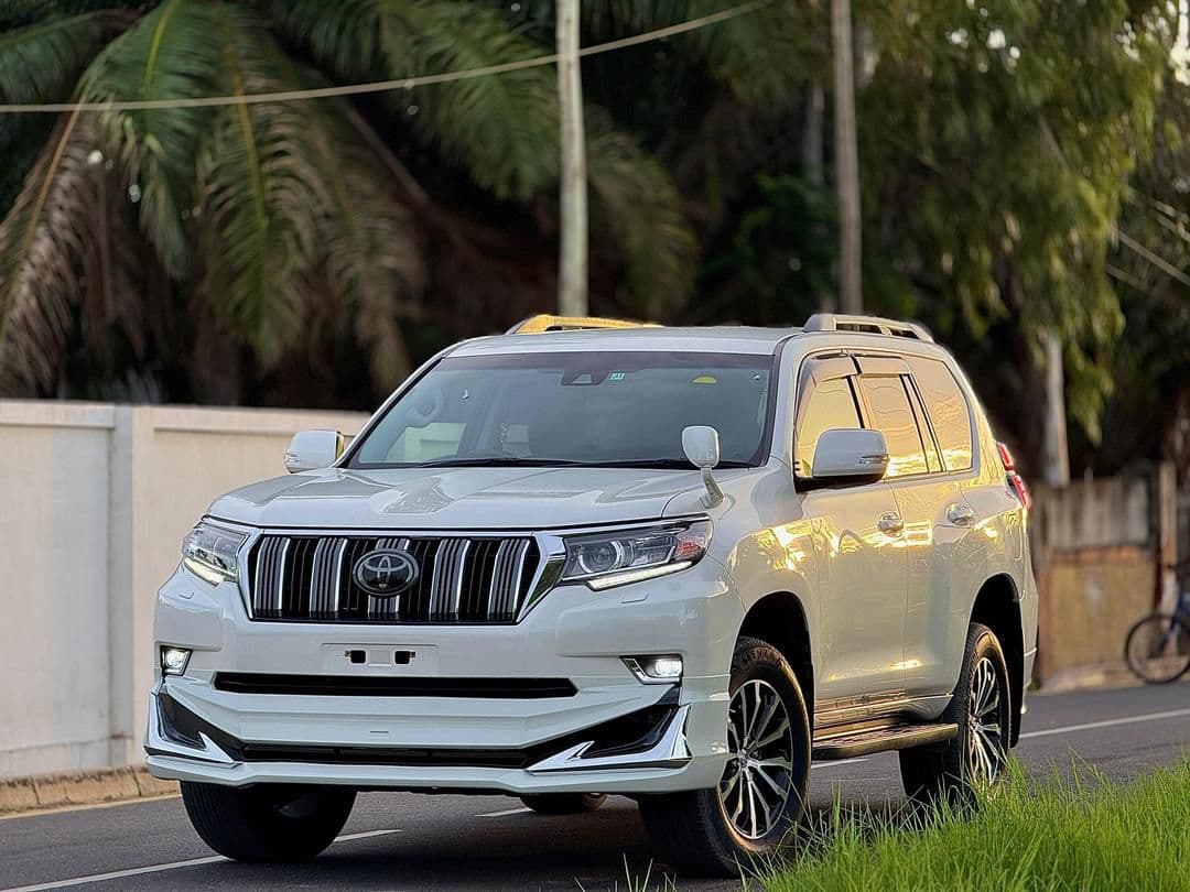 Toyota Land Cruiser Prado 2018 photo 1